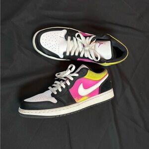 Jordan 1 Low Black Active Fuchsia Cyber